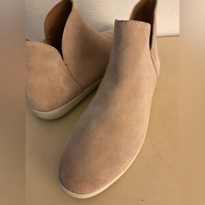 Frye women tan suede shootie shirt boots size 10